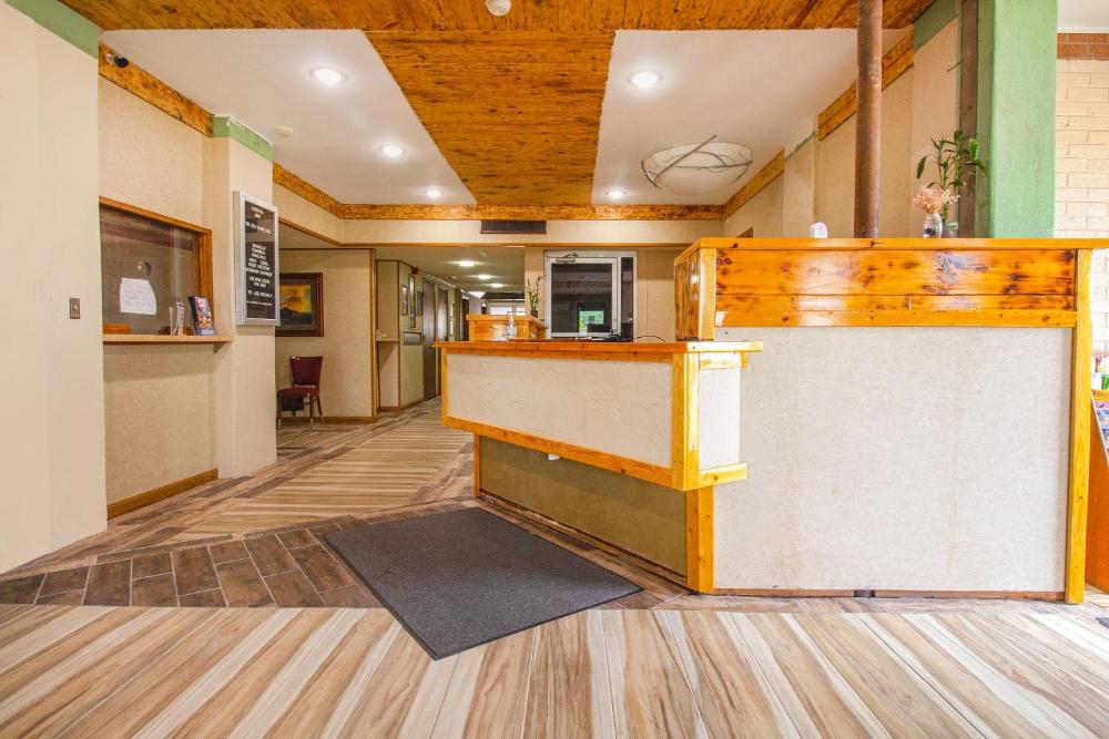 HomeTown Inn By OYO - Liberal, KS